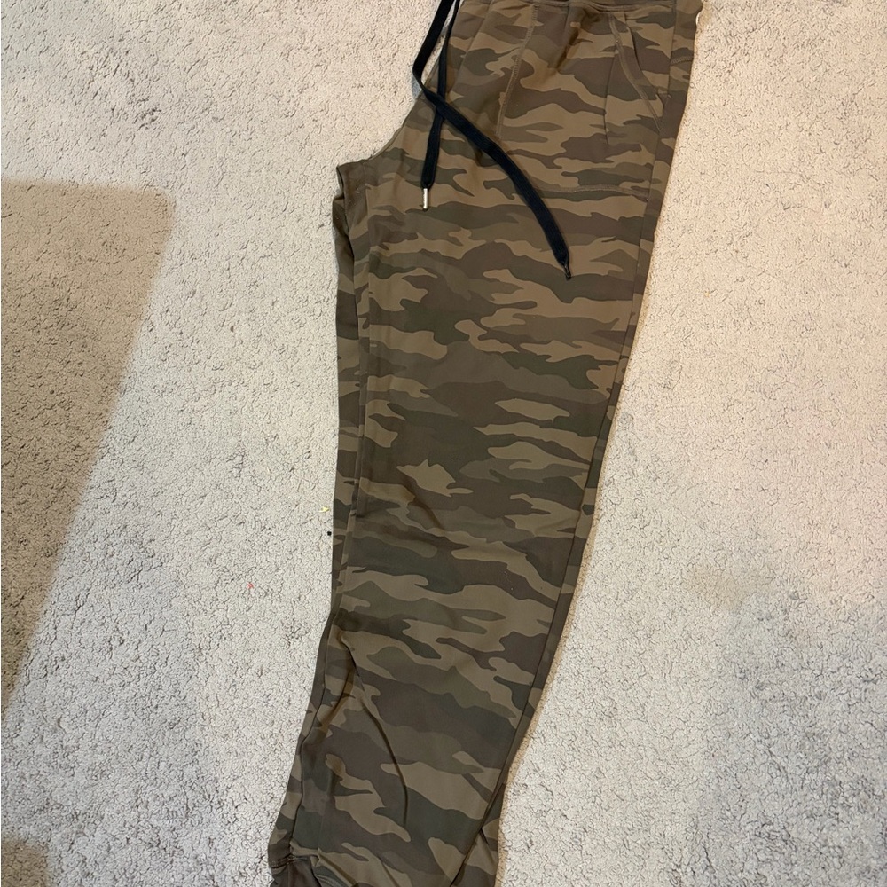 Camouflage Ziya Jogger Pants